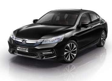 Honda Accord Hybrid image | T Wells Taxi LTD